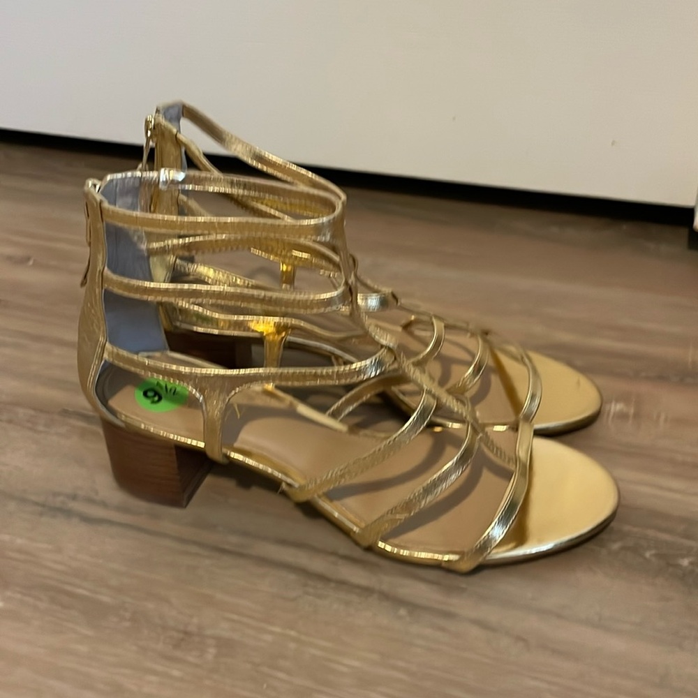 Lauren Ralph Lauren Gold strapped heels size 9.5